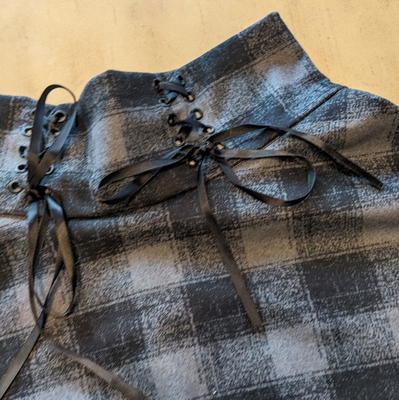 Plaid soft mini skirt - Picture 3 of 8